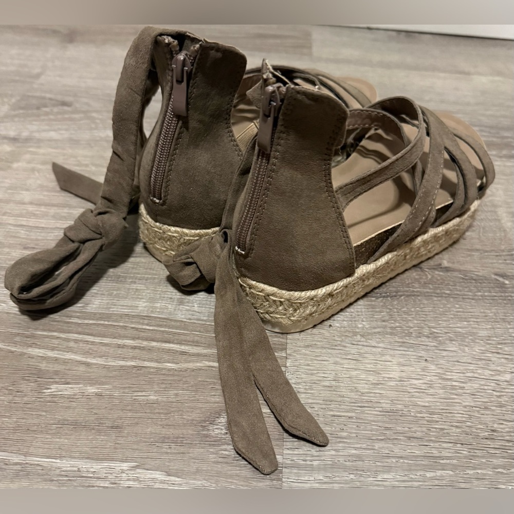 Torrid Lace Up Platform Sandals | Taupe Strappy Espadrille | 7.5WW - Picture 6 of 6